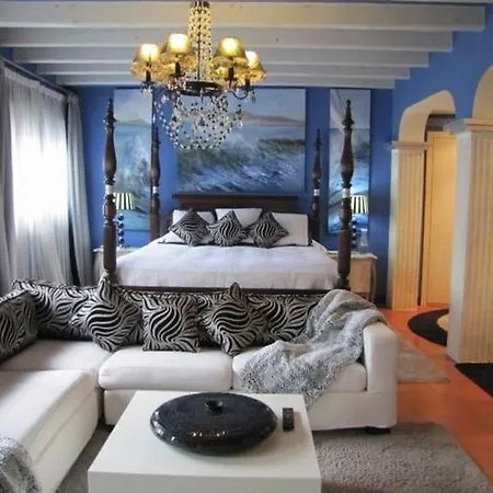 Boutique Davallada- Adults Only