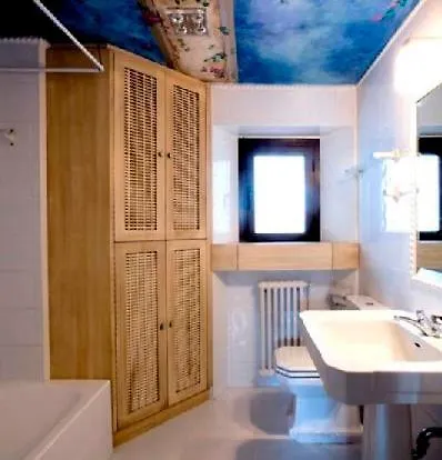 Gasthuis Boutique Davallada- Adults Only